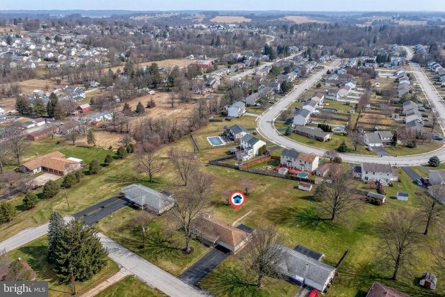 4081 MULBERRY LN, Dover, PA 17315