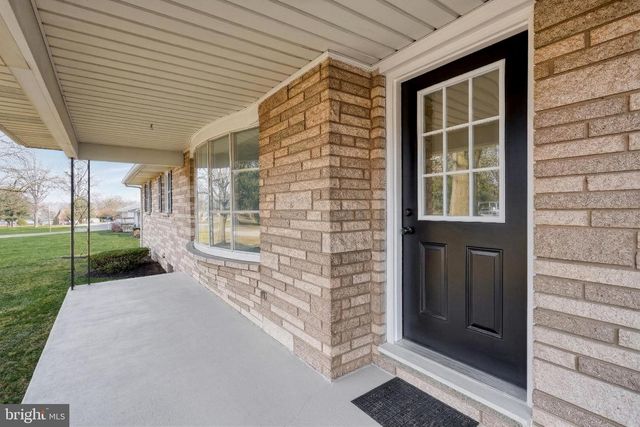 4081 MULBERRY LN, Dover, PA 17315