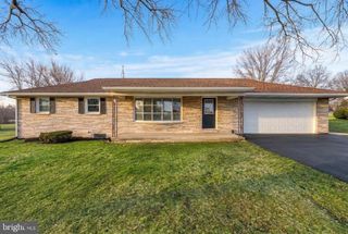 4081 MULBERRY LN, Dover, PA 17315