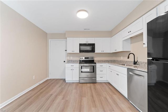 5416 Heatherton CT, Virginia Beach, VA 23462