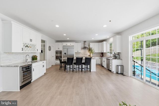 11801 DINWIDDIE DR, Rockville, MD 20852