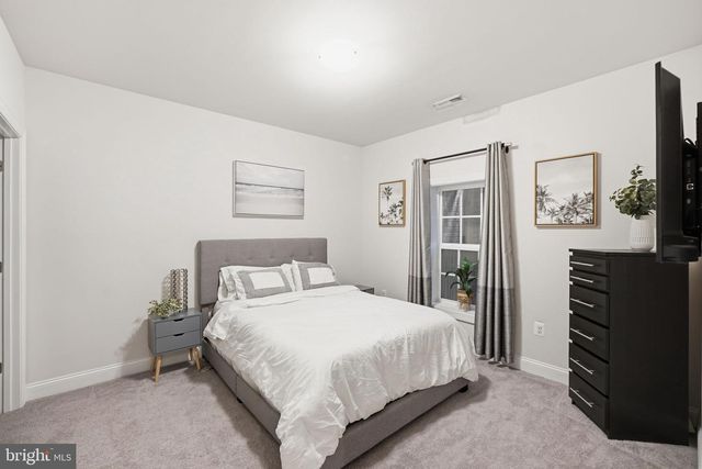 11801 DINWIDDIE DR, Rockville, MD 20852
