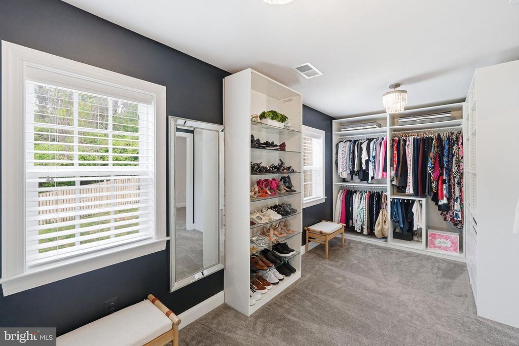 Image 23 of property listing at 11801 DINWIDDIE DR, Rockville, MD 20852