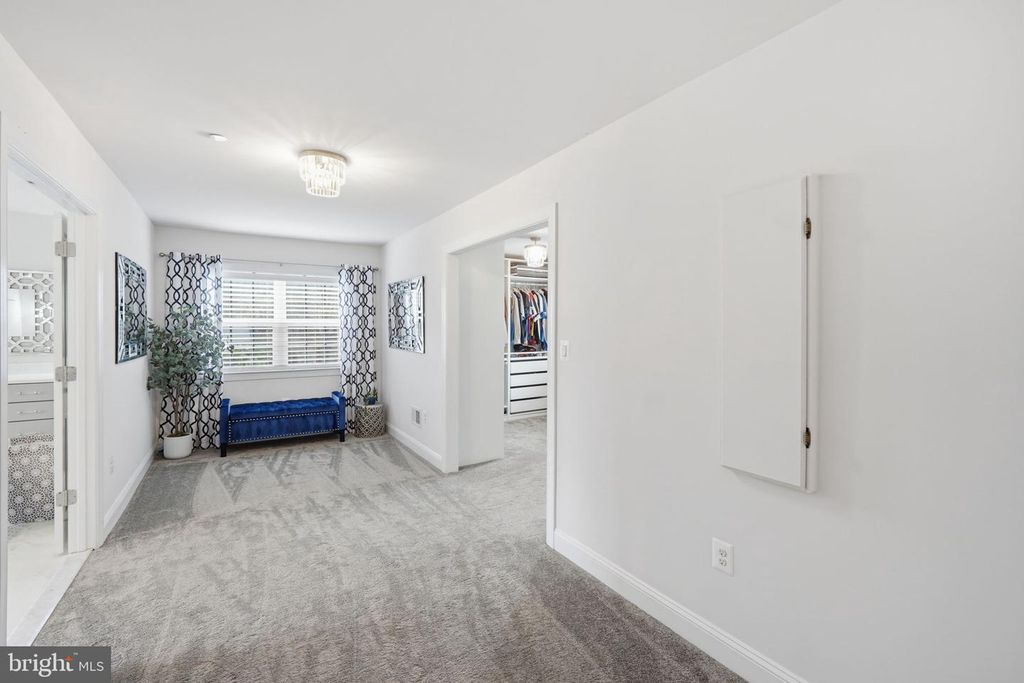 Image 26 of property listing at 11801 DINWIDDIE DR, Rockville, MD 20852