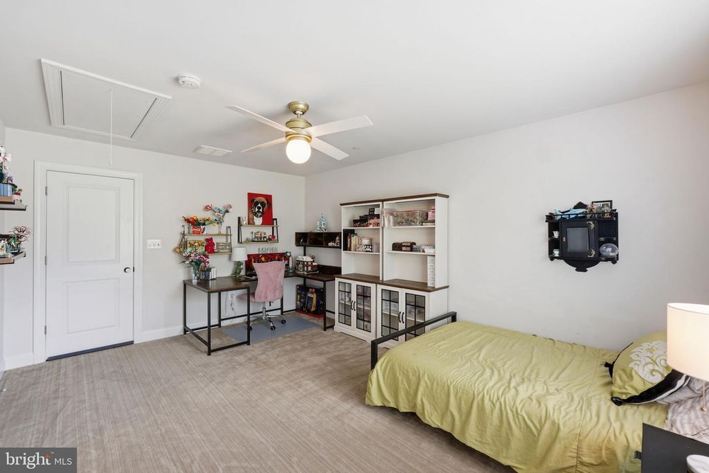 Image 28 of property listing at 11801 DINWIDDIE DR, Rockville, MD 20852