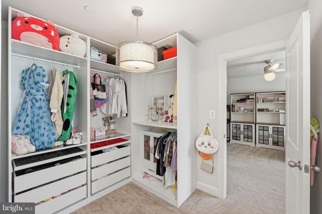 Image 30 of property listing at 11801 DINWIDDIE DR, Rockville, MD 20852