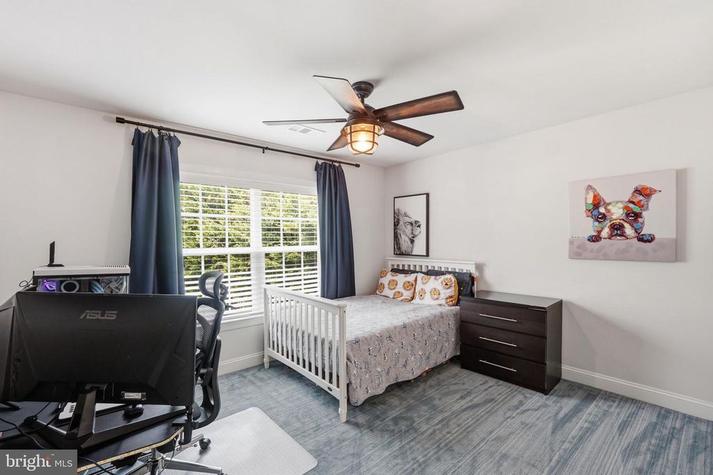 Image 31 of property listing at 11801 DINWIDDIE DR, Rockville, MD 20852