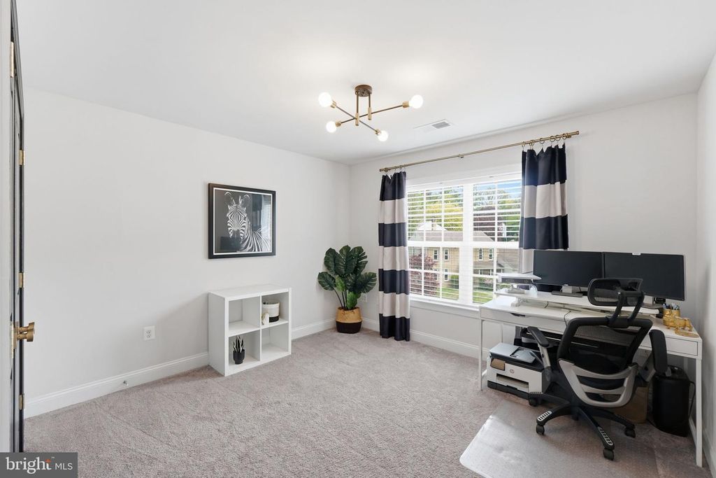 Image 33 of property listing at 11801 DINWIDDIE DR, Rockville, MD 20852