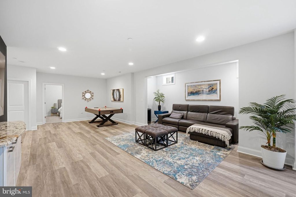 Image 35 of property listing at 11801 DINWIDDIE DR, Rockville, MD 20852