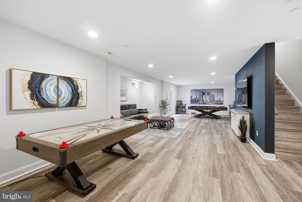 Image 36 of property listing at 11801 DINWIDDIE DR, Rockville, MD 20852