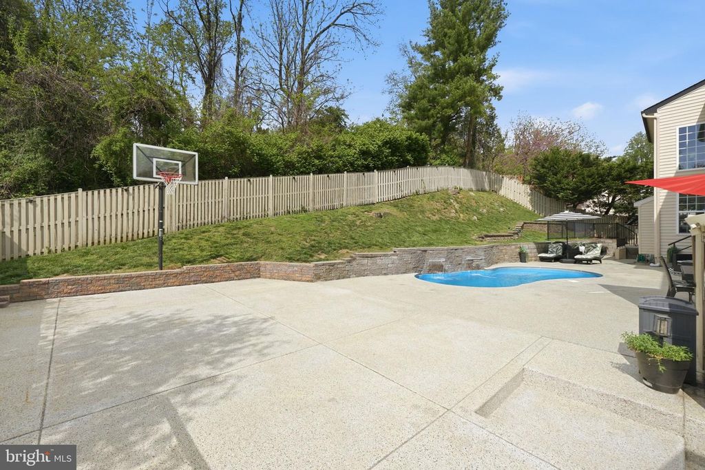 Image 46 of property listing at 11801 DINWIDDIE DR, Rockville, MD 20852