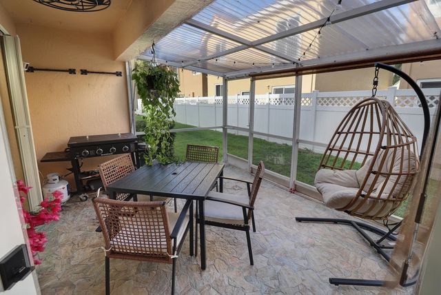 11303 LAKEVIEW Drive 8-M, Coral Springs, FL 33071