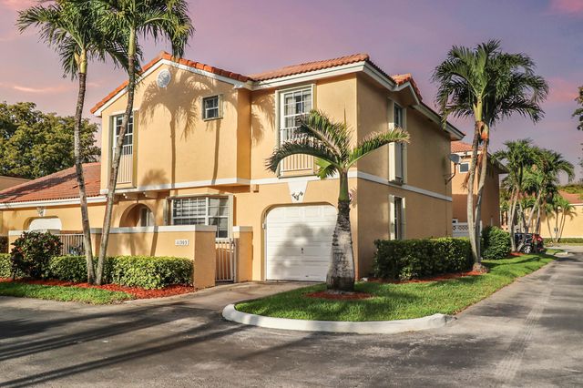 11303 LAKEVIEW Drive 8-M, Coral Springs, FL 33071