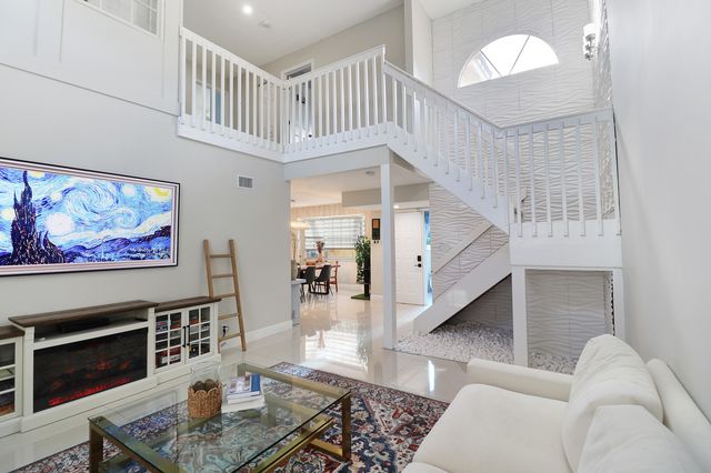 11303 LAKEVIEW Drive 8-M, Coral Springs, FL 33071
