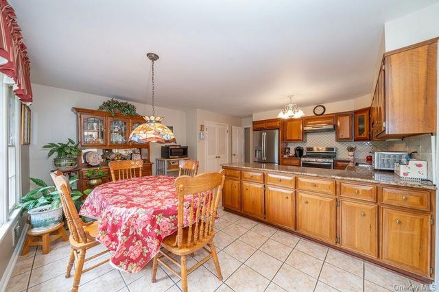 40 Hanson Lane, New Rochelle, NY 10804