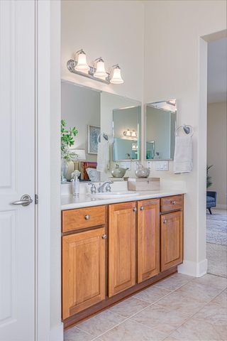 2507 Walden View Ln, Lincoln, CA 95648