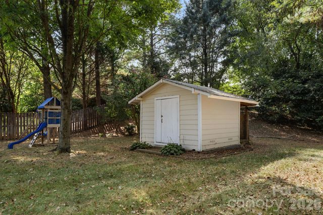 6818 Millingden Court, Charlotte, NC 28277