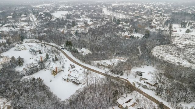 24334 N Grandview Drive, Lake Barrington, IL 60010