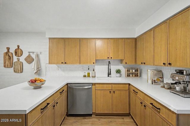 3505 E CAMPBELL Avenue 8, Phoenix, AZ 85018