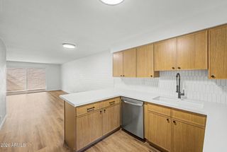 3505 E CAMPBELL Avenue 8, Phoenix, AZ 85018