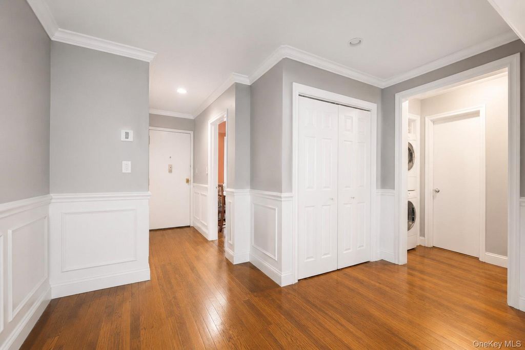 164 Ravine Avenue 3A, Yonkers, NY 10701 — photo 2