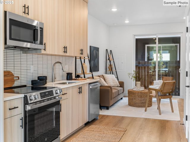 255 N Skidmore St 5, Portland, OR 97217