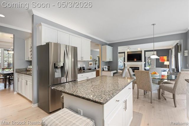 1440 Otter Drive, Rochester Hills, MI 48306