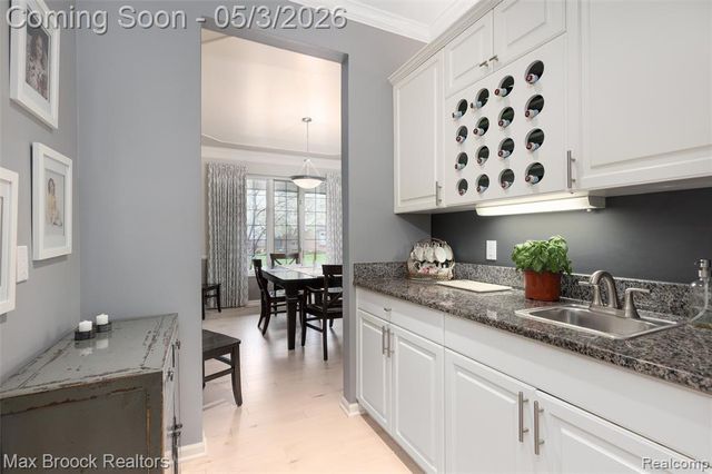 1440 Otter Drive, Rochester Hills, MI 48306