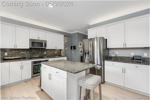 1440 Otter Drive, Rochester Hills, MI 48306