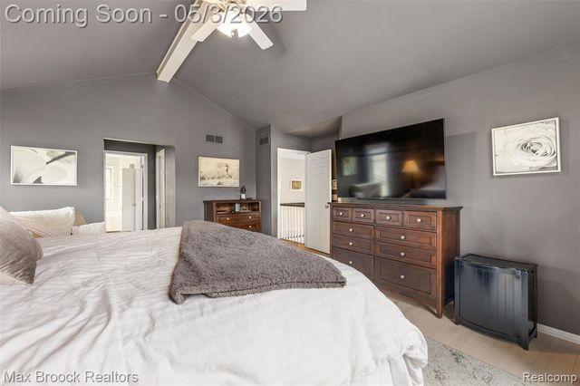 1440 Otter Drive, Rochester Hills, MI 48306