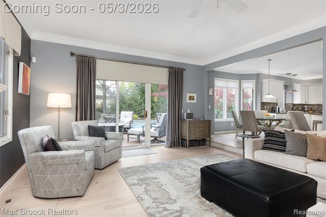 1440 Otter Drive, Rochester Hills, MI 48306