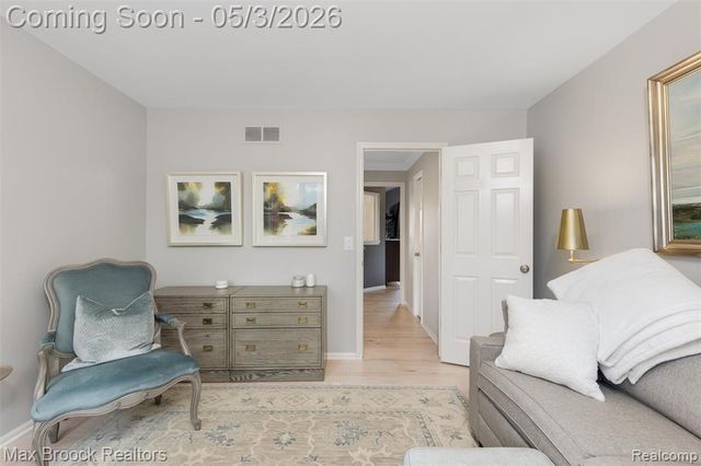 1440 Otter Drive, Rochester Hills, MI 48306