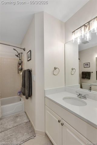1440 Otter Drive, Rochester Hills, MI 48306