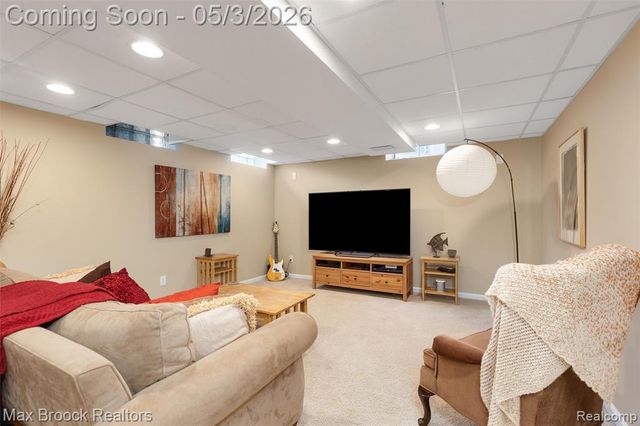 1440 Otter Drive, Rochester Hills, MI 48306