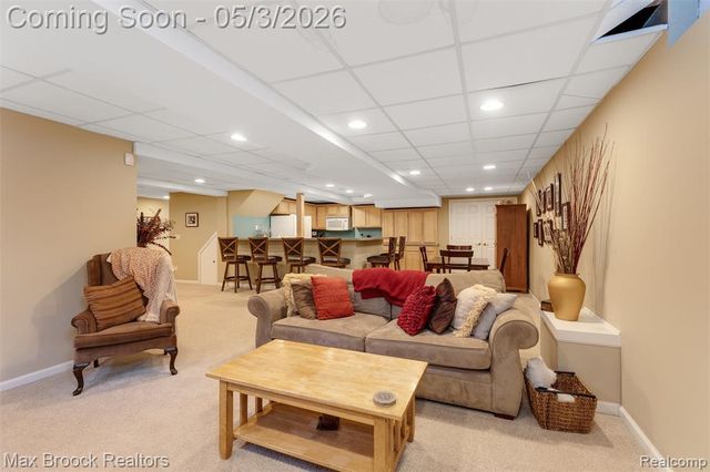 1440 Otter Drive, Rochester Hills, MI 48306