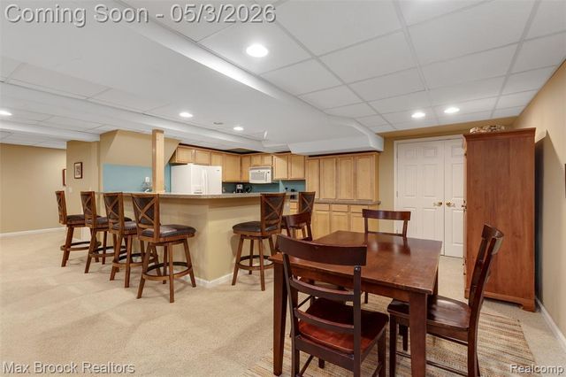 1440 Otter Drive, Rochester Hills, MI 48306