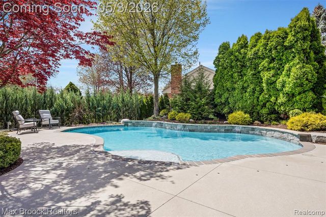 1440 Otter Drive, Rochester Hills, MI 48306