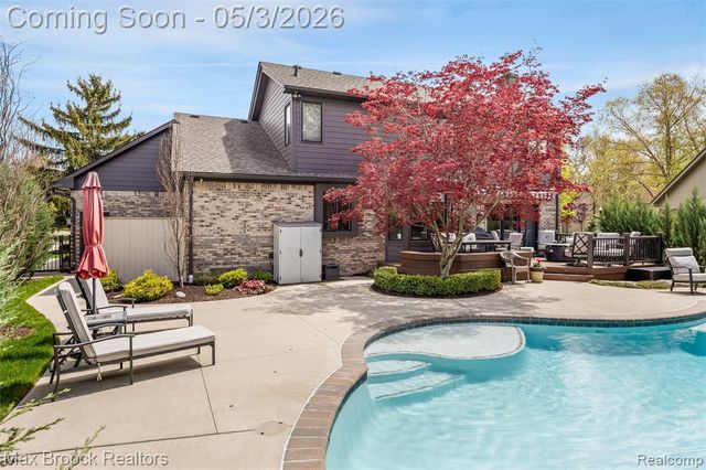 1440 Otter Drive, Rochester Hills, MI 48306