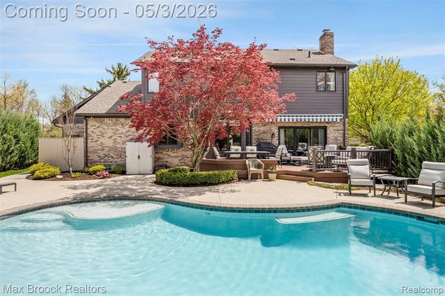 1440 Otter Drive, Rochester Hills, MI 48306