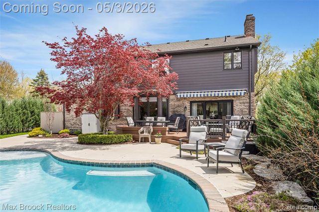 1440 Otter Drive, Rochester Hills, MI 48306