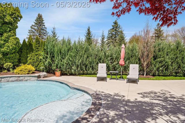 1440 Otter Drive, Rochester Hills, MI 48306
