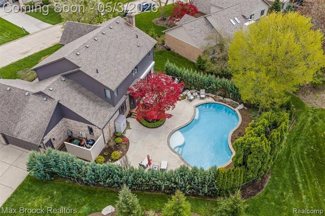 1440 Otter Drive, Rochester Hills, MI 48306