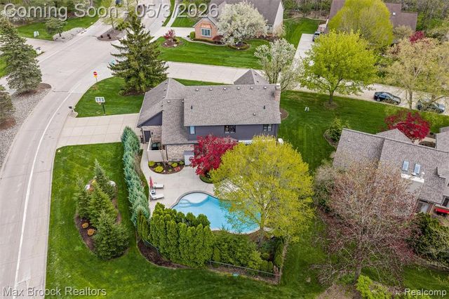 1440 Otter Drive, Rochester Hills, MI 48306