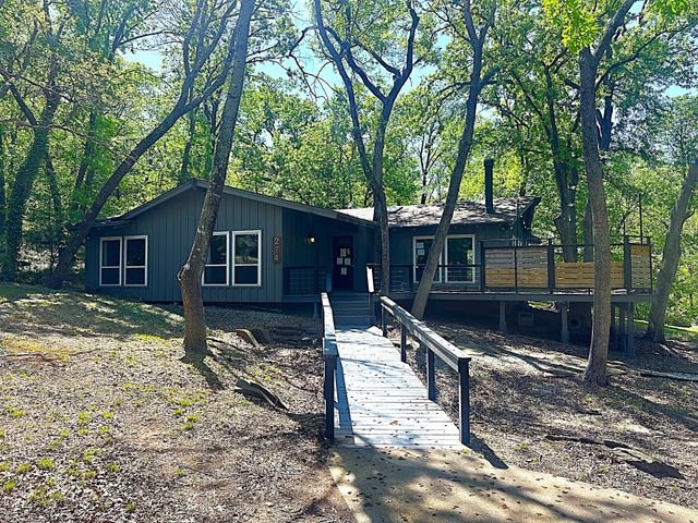 274 Lakecrest Drive, Pottsboro, TX 75076