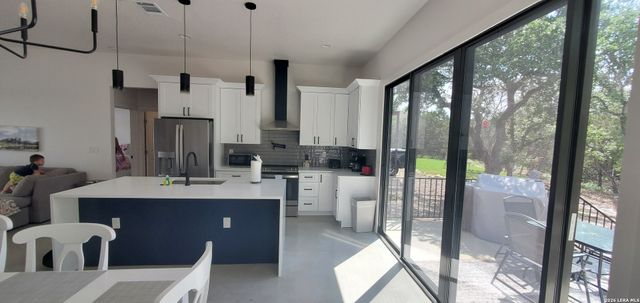407 Lamplight, Spring Branch, TX 78070