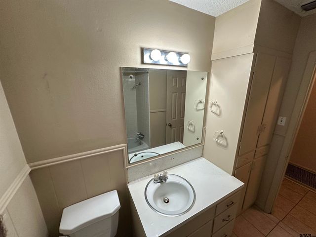 305 N Forest Ave, Tyler, TX 75702