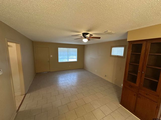 305 N Forest Ave, Tyler, TX 75702