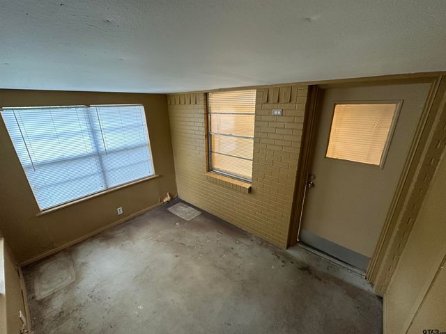 305 N Forest Ave, Tyler, TX 75702