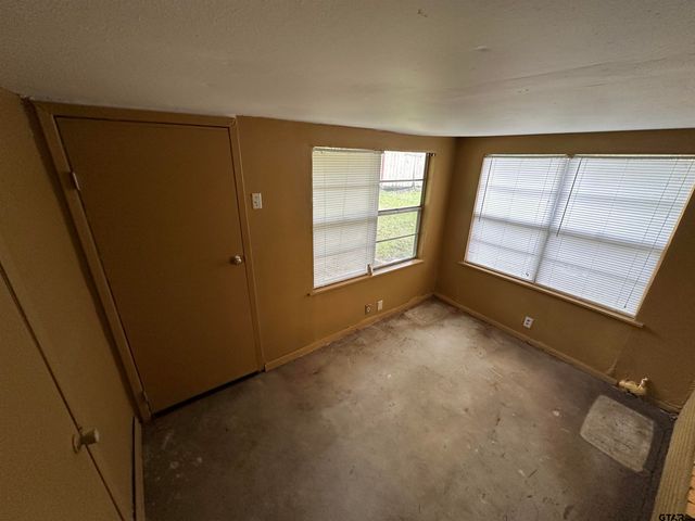 305 N Forest Ave, Tyler, TX 75702