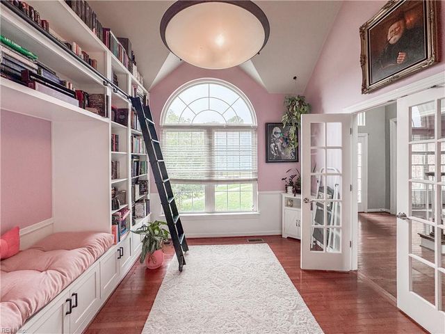 208 Leicester CT, Chesapeake, VA 23322